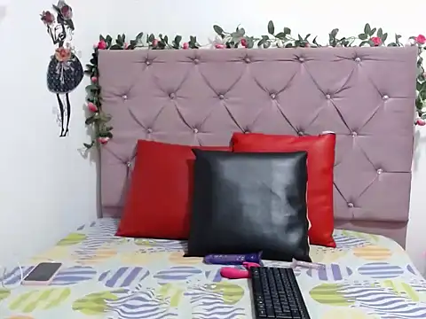 eimy rosse25 online show from 3, 6, 2026