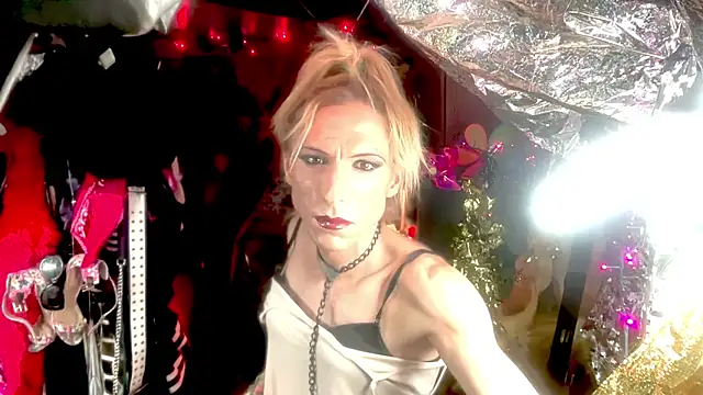TgirlBrat online show from 6, 6, 2026