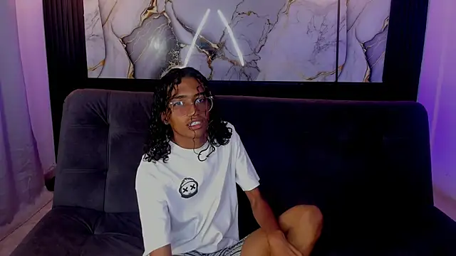 triiangel latinboy online show from 31, 5, 2026