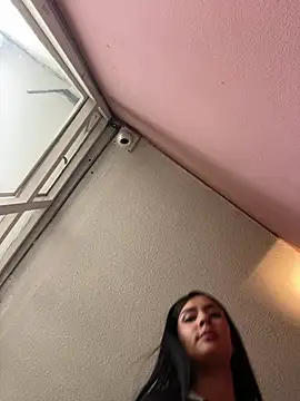 AlanaMartinez Pink online show from 29, 4, 2026