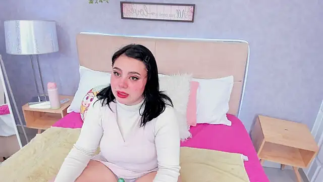 Snapshot of RoxaneBrown chatting on 21, 4, 2026 RoxaneBrown online show from 21, 4, 2026