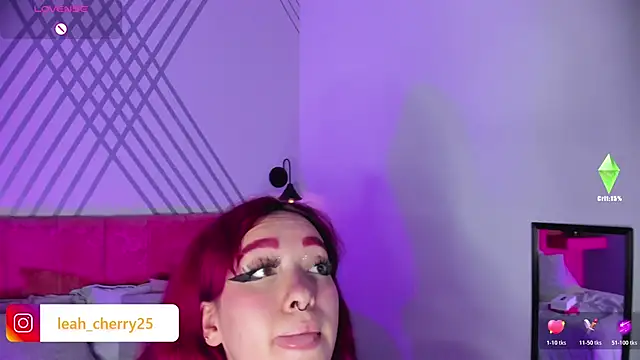 Snapshot of Leah_cherry chatting on 12, 6, 2026 Leah cherry online show from 12, 6, 2026