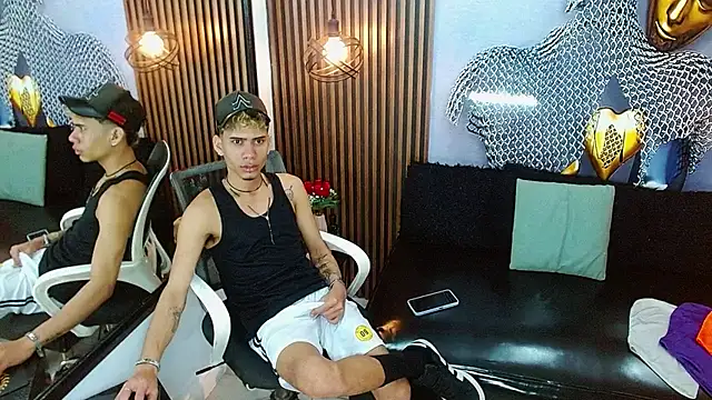 Skinny cute Alyer online show from 5, 6, 2026