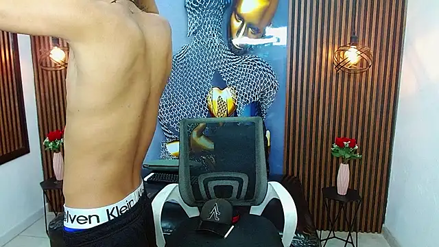 Skinny cute Alyer online show from 30, 6, 2026