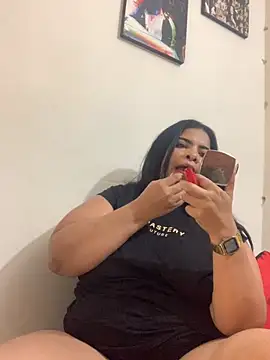 Snapshot of megan_purpura chatting on 6, 6, 2026 megan purpura online show from 6, 6, 2026