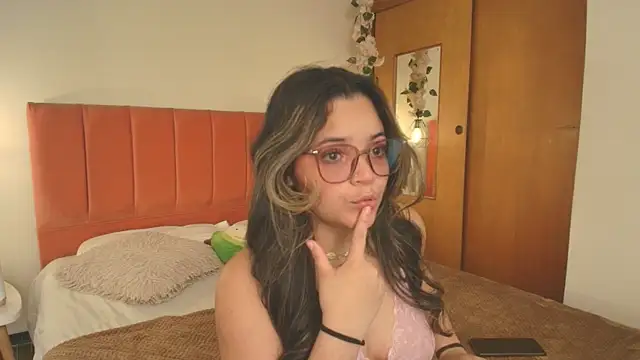 Snapshot of Shadya_ chatting on 1, 5, 2026 Shadya online show from 1, 5, 2026