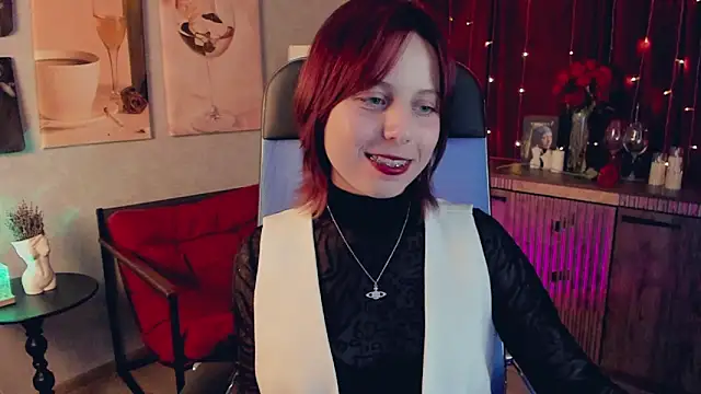 Snapshot of VivienneHebert chatting on 12, 5, 2026 VivienneHebert online show from 12, 5, 2026
