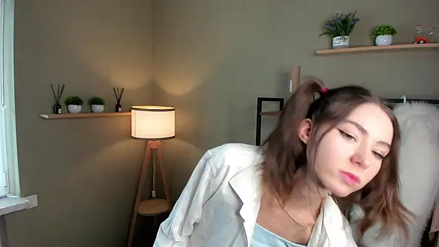 Snapshot of Peaches_Peaches chatting on 2, 5, 2026 Peaches Peaches online show from 2, 5, 2026