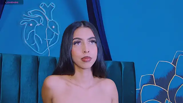 Mia Gloww  online show from 28, 4, 2026