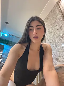 Snapshot of evelyn_hills chatting on 18, 4, 2026 evelyn hills online show from 18, 4, 2026