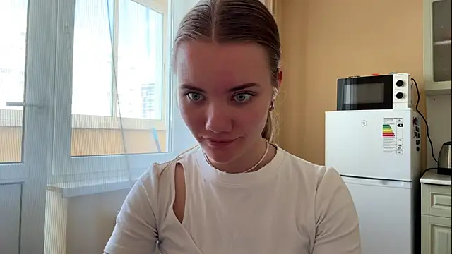 Snapshot of doana_bebriti chatting on 20, 5, 2026 doana bebriti online show from 20, 5, 2026