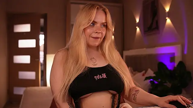 LisaLove3 online show from 20, 7, 2026