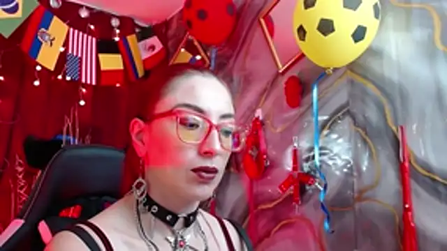 Queenscarlettsecret online show from 16, 7, 2026