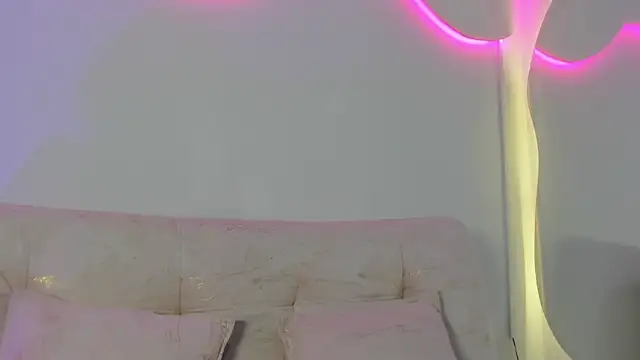 VenusBlazzer online show from 5, 5, 2026
