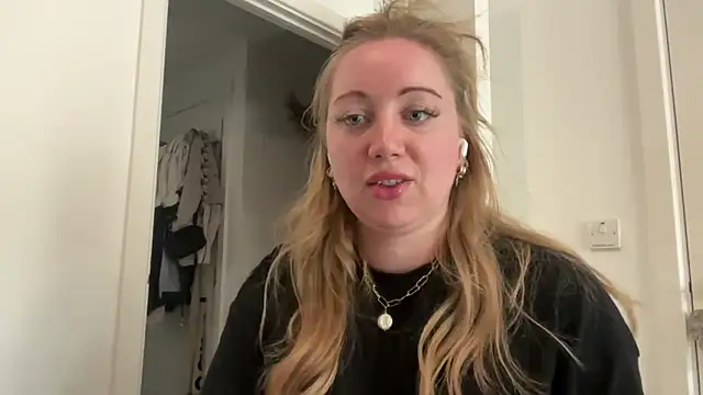 arielsweetieee online show from 10, 6, 2026