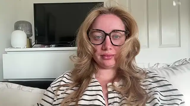 arielsweetieee online show from 13, 6, 2026
