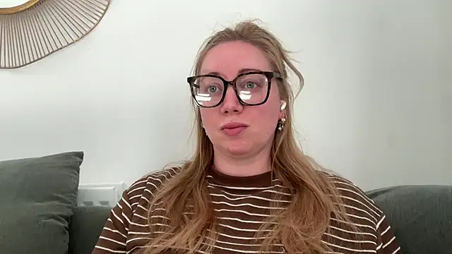 arielsweetieee online show from 14, 6, 2026