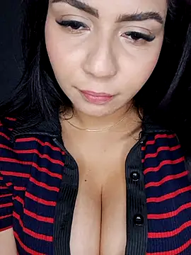 Snapshot of LucyWild8 chatting on 5, 7, 2026 LucyWild8 online show from 5, 7, 2026