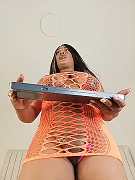 Snapshot of MadameEbony chatting on 21, 7, 2026 MadameEbony online show from 21, 7, 2026