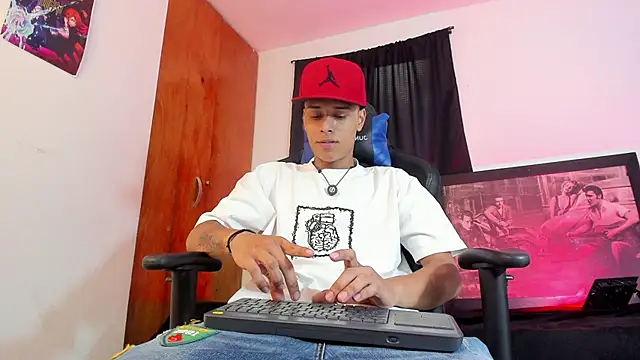 Snapshot of alessandroferrer chatting on 8, 6, 2026 alessandroferrer online show from 8, 6, 2026