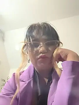 BelleVivianne online show from 4, 6, 2026