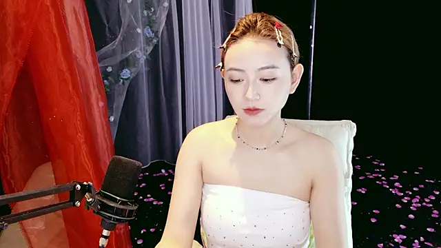 Unique Mia online show from 25, 4, 2026
