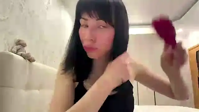 LuisaAlconcel online show from 14, 5, 2026