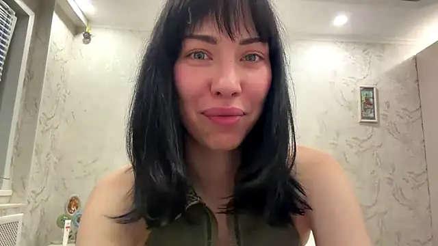 LuisaAlconcel online show from 20, 5, 2026