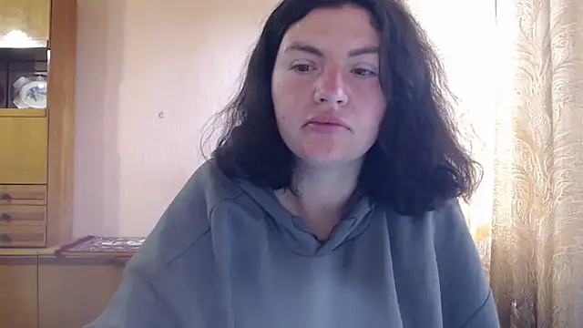 Snapshot of AlinaxJames chatting on 9, 5, 2026 AlinaxJames online show from 9, 5, 2026