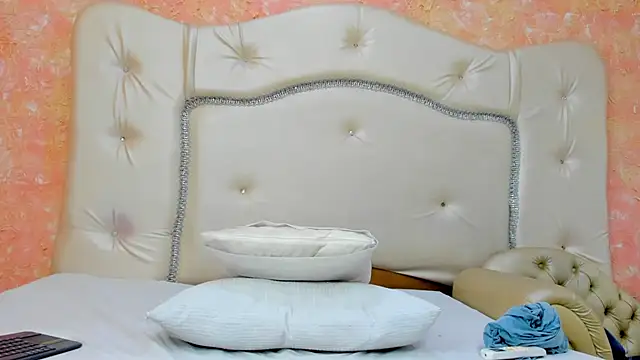 LianCarter  online show from 21, 5, 2026