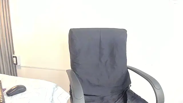 lolabunnysc online show from 8, 6, 2026