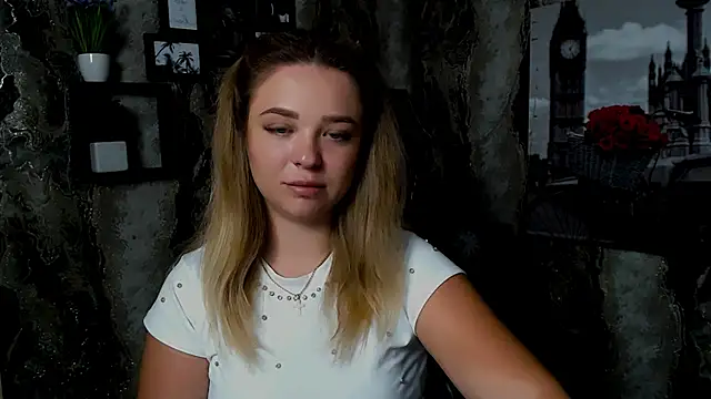 NicoleAura online show from 23, 6, 2026