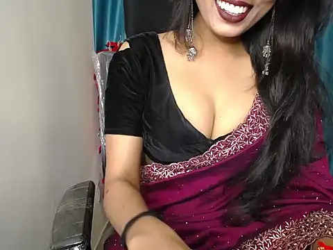 Naughtyy Ranii01 online show from 19, 4, 2026