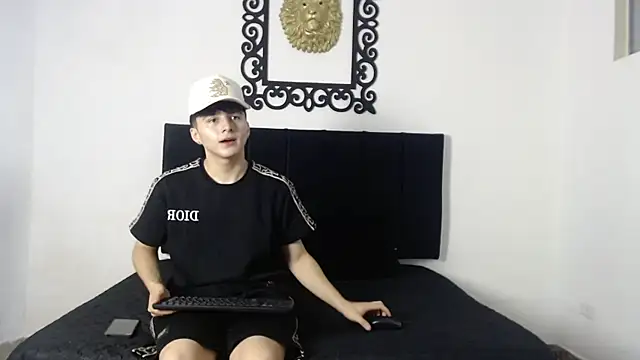 LunayDream online show from 11, 5, 2026