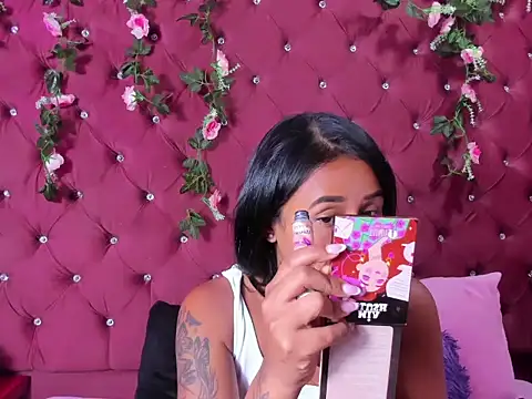 Molly Brunette  online show from 30, 4, 2026