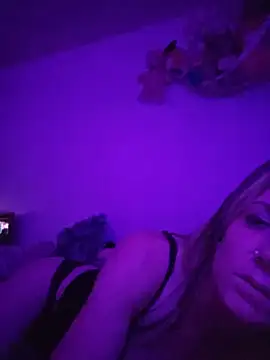Snapshot of LillyXLust chatting on 15, 5, 2026 LillyXLust online show from 15, 5, 2026