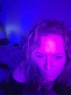 Snapshot of LillyXLust chatting on 27, 5, 2026 LillyXLust online show from 27, 5, 2026