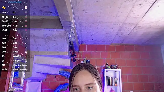 Valerymoon19 online show from 4, 6, 2026