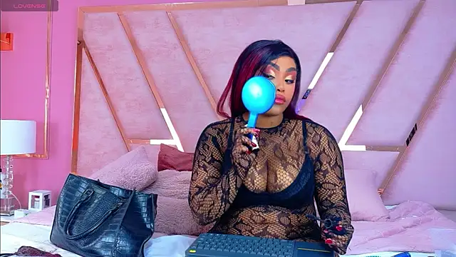 TiannahGlow online show from 26, 5, 2026