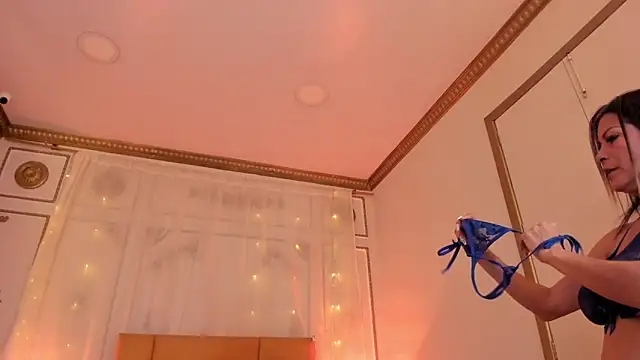 cris milk online show from 3, 6, 2026