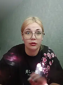LoisFox online show from 9, 6, 2026