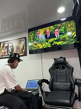 Jackdaniel001  online show from 28, 5, 2026