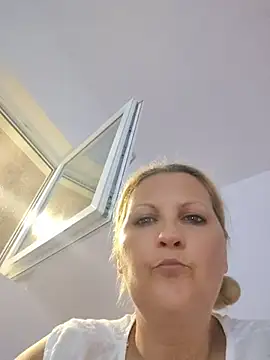 Divineblond online show from 10, 6, 2026