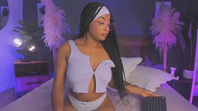 Snapshot of Lynncute chatting on 25, 6, 2026 Lynncute online show from 25, 6, 2026