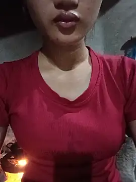 Snapshot of Rosie_LoveUU chatting on 4, 6, 2026 Rosie LoveUU online show from 4, 6, 2026