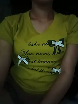 Snapshot of Rosie_LoveUU chatting on 10, 6, 2026 Rosie LoveUU online show from 10, 6, 2026