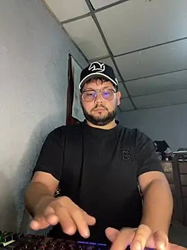 sexy men22cm online show from 5, 6, 2026