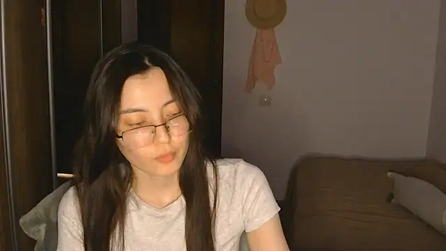 AshleyTropiano online show from 11, 6, 2026