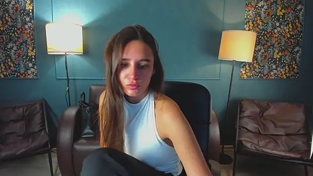 NicoleWells22 online show from 15, 5, 2026