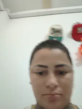 Snapshot of romina23 chatting on 27, 5, 2026 romina23 online show from 27, 5, 2026